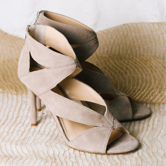 Vince Camuto Shoes - Tan Vince Camuto Heels / Suede Sandals  Size 7.5